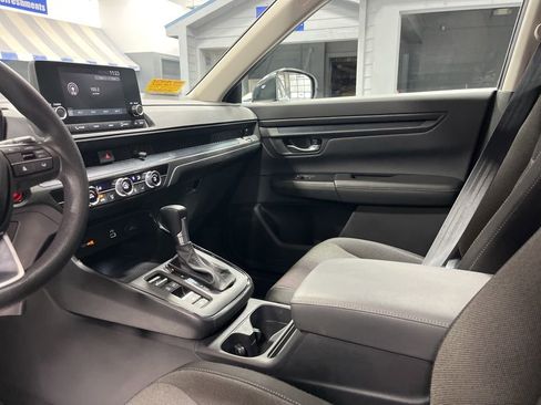 Used 2023 Honda CR-V LX image 17