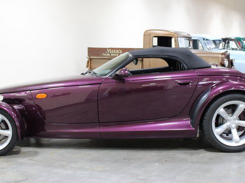 Used 1999 Plymouth Prowler RWD image 12