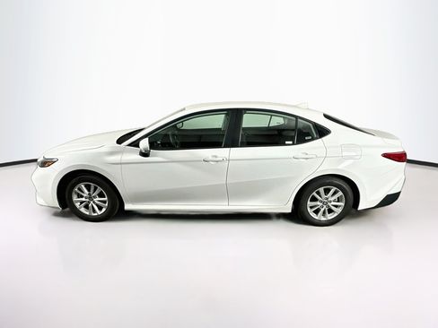Used 2025 Toyota Camry LE FWD image 4