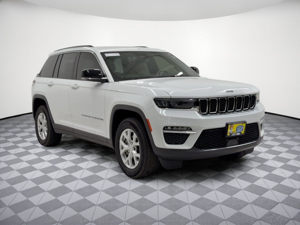 Used 2023 Jeep Grand Cherokee Limited AWD/4WD image 7