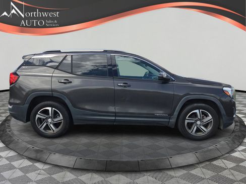 Used 2019 GMC Terrain SLT w/ Infotainment Package II AWD/4WD image 4