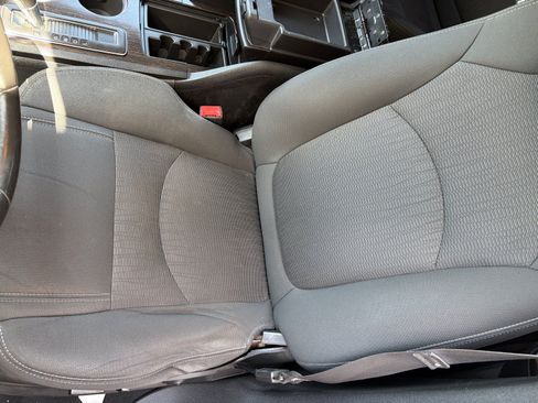 Used 2015 Chevrolet Traverse LT w/ Style and Technology Package FWD image 11