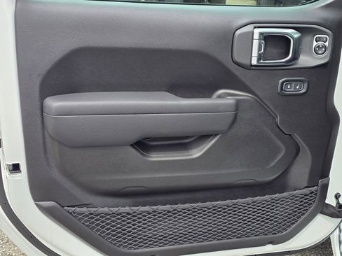 New 2025 Jeep Gladiator Sport image 36