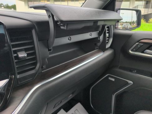 Used 2023 GMC Sierra 1500 SLT w/ SLT Convenience Package AWD/4WD image 40