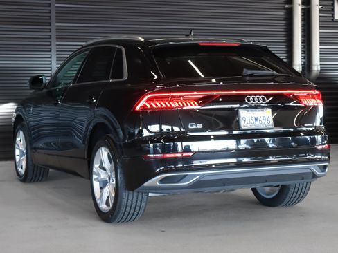 Used 2022 Audi Q8 Premium Plus w/ Premium Plus Package image 2