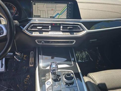 Used 2022 BMW X7 xDrive40i w/ M Sport Package AWD/4WD image 11