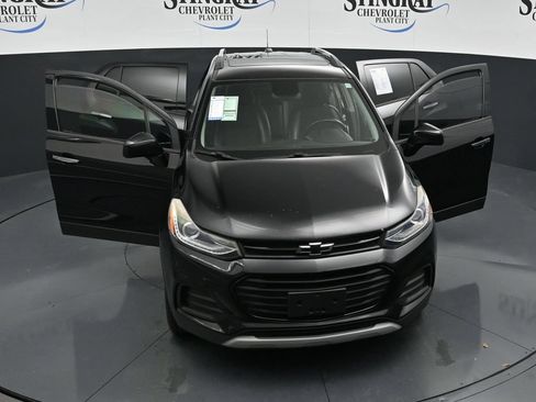 Used 2019 Chevrolet Trax LT w/ Sun & Sound Package AWD/4WD image 34