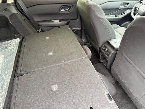 Used 2025 Nissan Rogue SV image 19