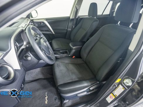 Used 2016 Toyota RAV4 LE FWD image 23