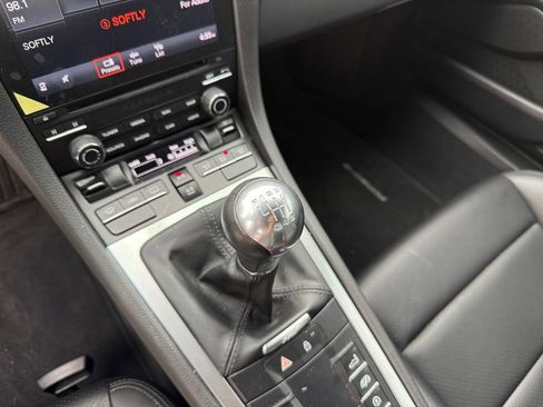 Used 2019 Porsche 718 Cayman RWD image 16