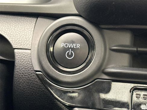 Used 2023 Toyota Crown Limited image 20