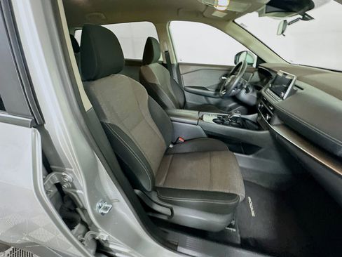 Used 2023 Nissan Rogue SV FWD image 28
