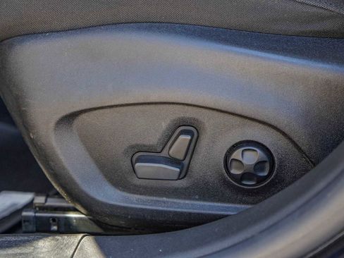 Used 2015 Jeep Renegade Latitude w/ Popular Equipment Group image 24