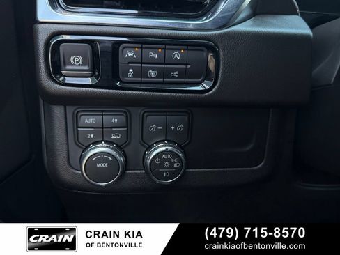 Used 2026 GMC Yukon Denali w/ Sun & Power Step Package AWD/4WD image 12