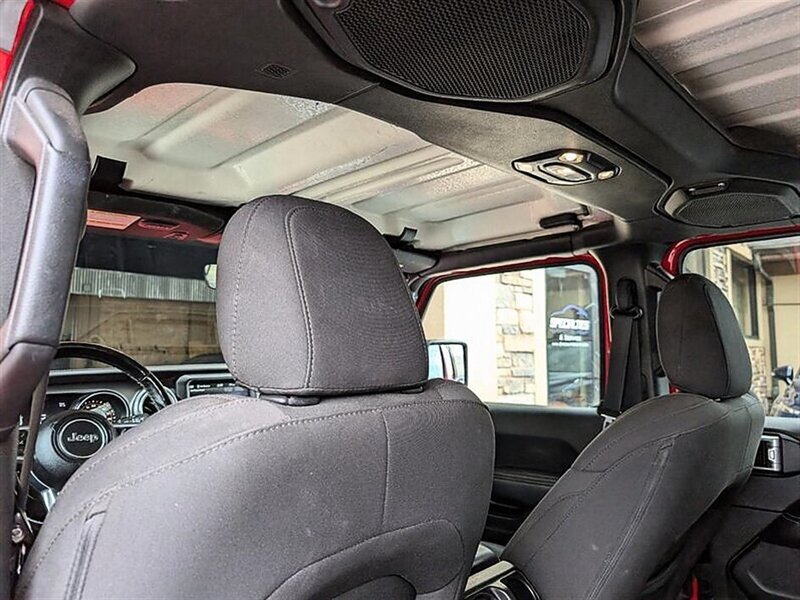 Used 2023 Jeep Wrangler Unlimited Sahara w/ Cold Weather Group AWD/4WD image 27