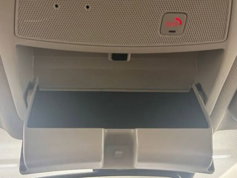 Used 2018 Nissan Rogue SL FWD image 40