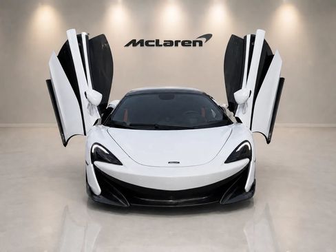 Used 2018 McLaren 570S Spider RWD image 14