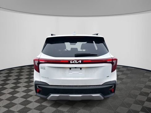 Used 2024 Kia Seltos SX w/ SX Sunroof Package image 4