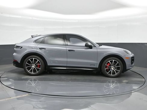Certified 2025 Porsche Cayenne GTS AWD/4WD image 10