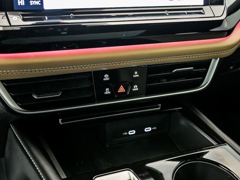 Used 2025 Volkswagen Atlas Cross Sport SEL R-Line image 21