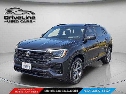 Used 2025 Volkswagen Atlas Cross Sport SEL R-Line AWD/4WD image 5