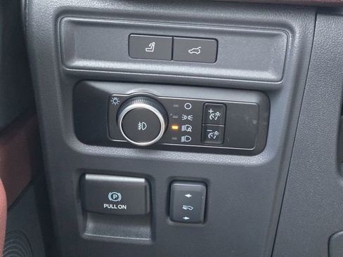 Used 2024 Ford Expedition Limited image 22