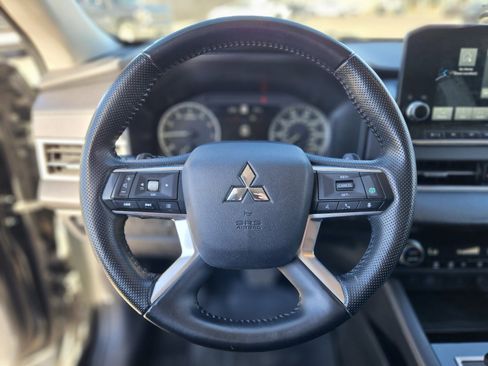 Used 2024 Mitsubishi Outlander SE image 27