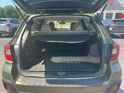 Used 2018 Subaru Outback 2.5i Limited AWD/4WD image 10