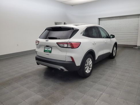 Used 2021 Ford Escape SE w/ Cold Weather Package FWD image 9