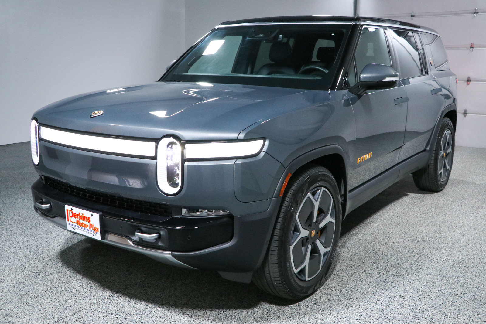 Used 2024 Rivian R1S Adventure Quad AWD/4WD image 30
