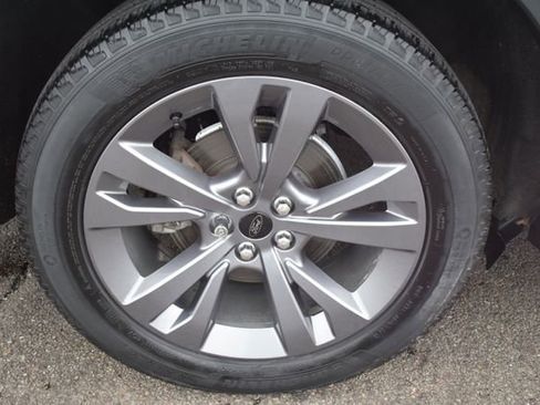 Used 2022 Ford Explorer XLT w/ Equipment Group 202A image 49