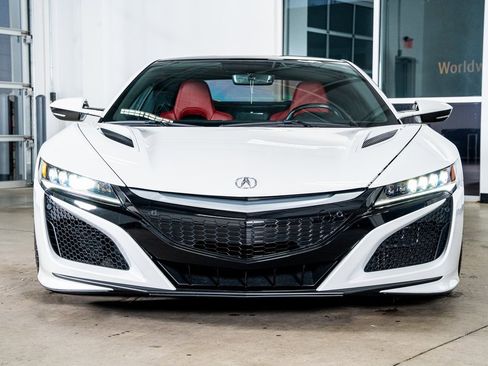 Used 2017 Acura NSX image 3