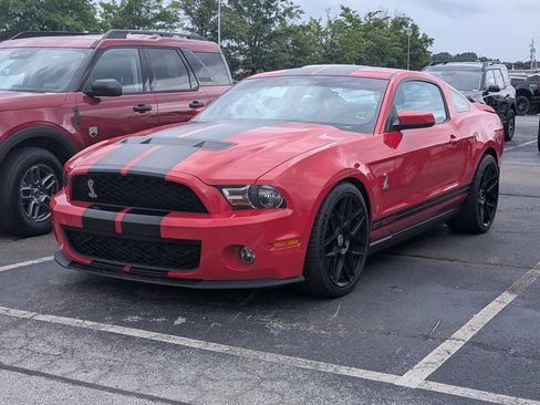 Used 2010 Ford Mustang Shelby GT500 RWD image 3