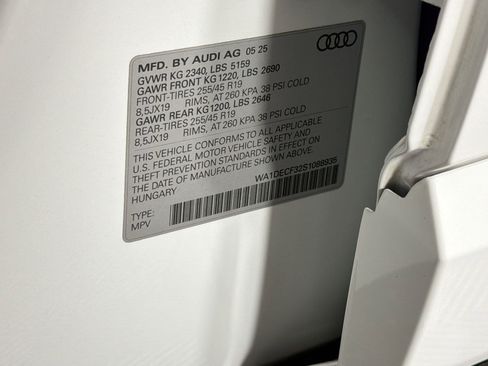 Certified 2025 Audi Q3 2.0T Premium w/ Convenience Package AWD/4WD image 20