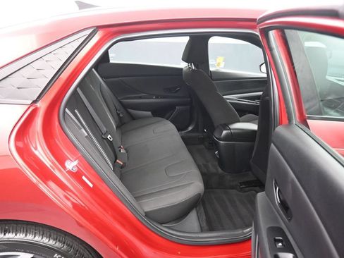 Used 2025 Hyundai Elantra Sport FWD image 36