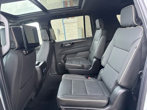 New 2026 Chevrolet Suburban Premier image 29