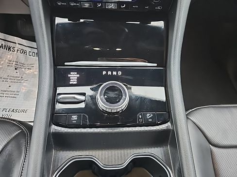 Used 2025 Jeep Grand Cherokee Limited 4xe image 7