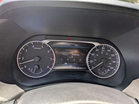 Used 2024 Nissan Sentra SV FWD image 28