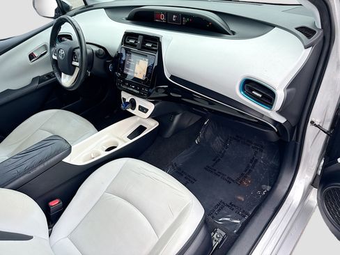 Used 2016 Toyota Prius Four FWD image 13
