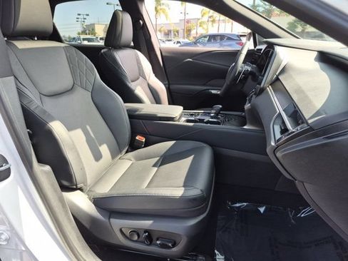 Used 2025 Lexus RX 350h w/ Convenience Package AWD/4WD image 35