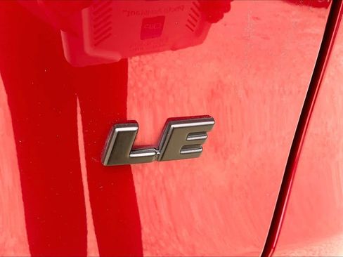 Used 2024 Toyota RAV4 LE FWD image 10