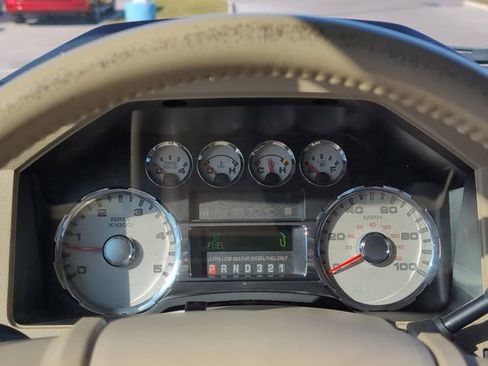 Used 2010 Ford F250 Lariat image 22