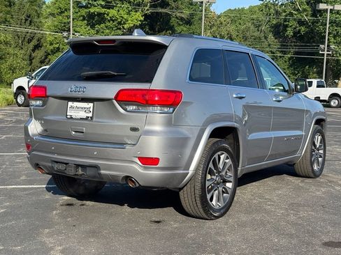 Used 2017 Jeep Grand Cherokee Overland w/ Jeep Active Safety Group AWD/4WD image 5