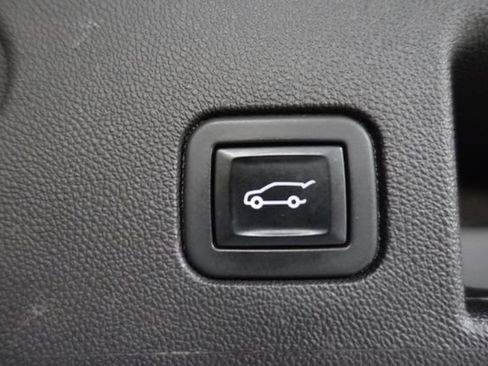 Used 2022 Chevrolet Equinox LT FWD image 22