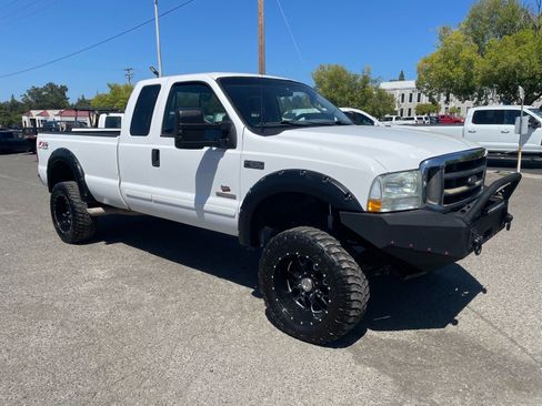 Used 2003 Ford F250 XLT AWD/4WD image 2