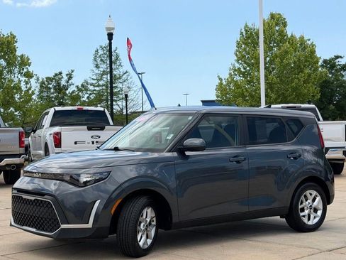 Used 2024 Kia Soul LX w/ Option Group 015 FWD image 8