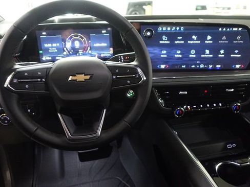 New 2026 Chevrolet Suburban LS AWD/4WD image 12