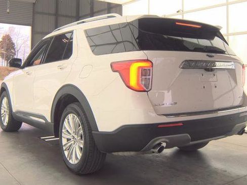 Used 2022 Ford Explorer Limited w/ Equipment Group 301A image 9