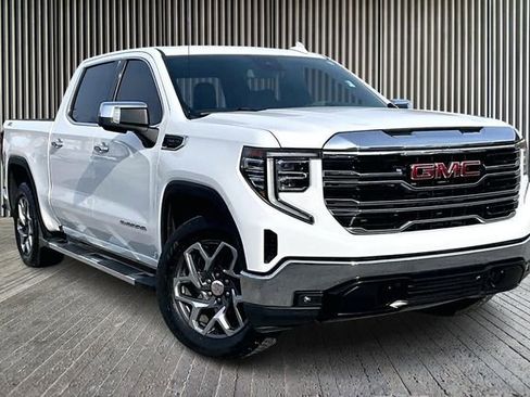 Used 2022 GMC Sierra 1500 SLT w/ X31 Off-Road Package image 11