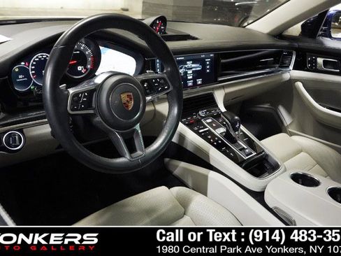 Used 2020 Porsche Panamera RWD image 92